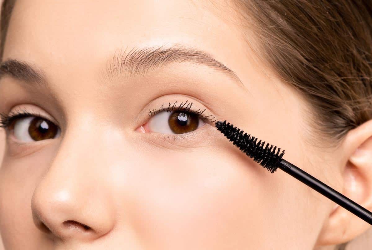 How To Apply Mascara Like A Pro The Best Hacks, Tips & Tricks Beauty