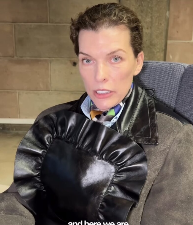 Surprising Fans with Unexpected Transformation at 49! Can You Guess(03)