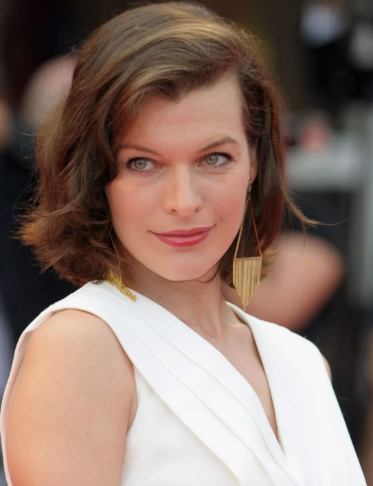 Surprising Fans with Unexpected Transformation at 49! Can You Guess(04)