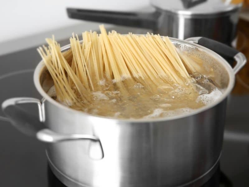 How To Keep Pasta From Sticking Together? BeCentsational