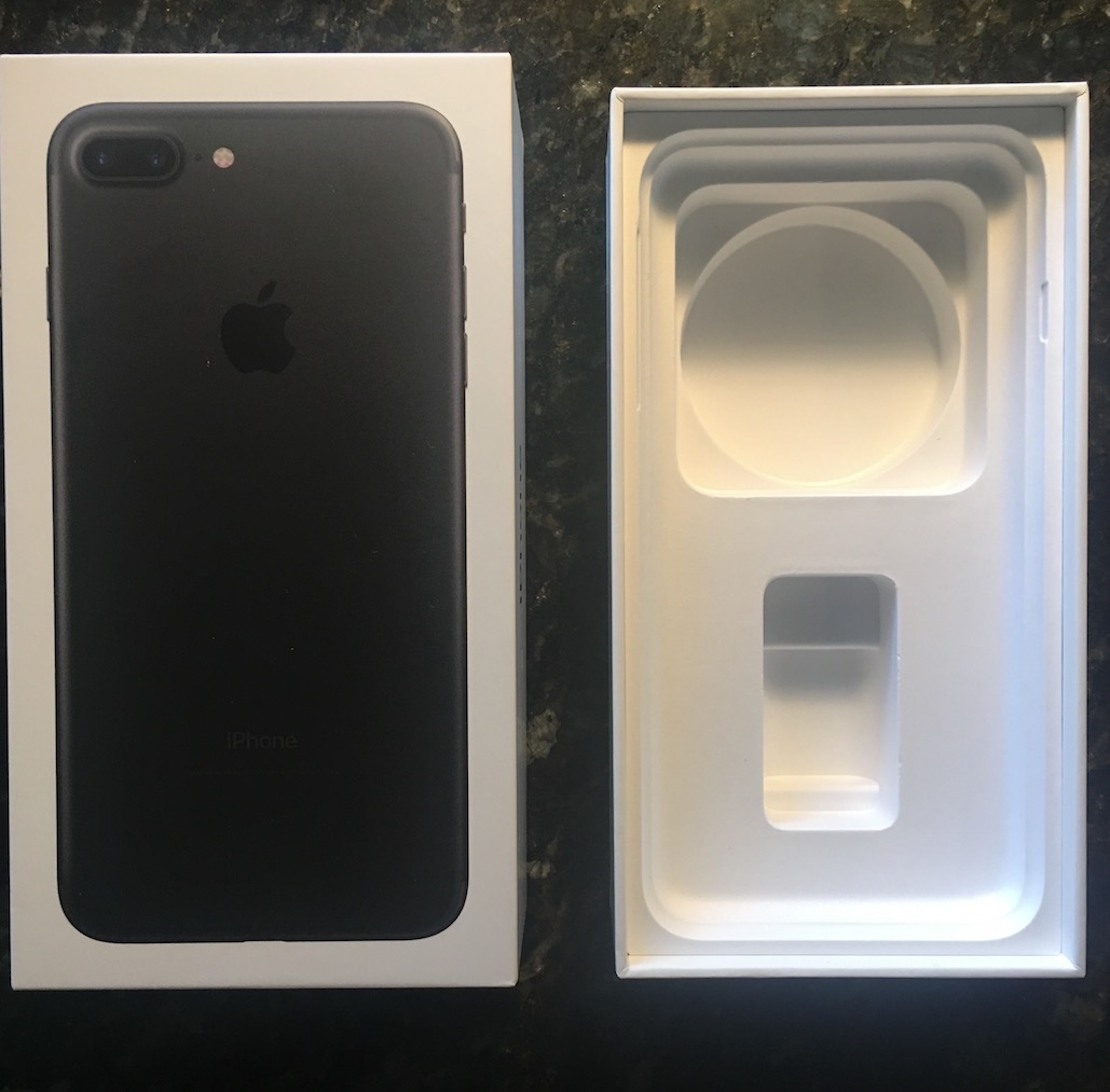 iPhone 7 Plus Black Unboxing (Pictures)