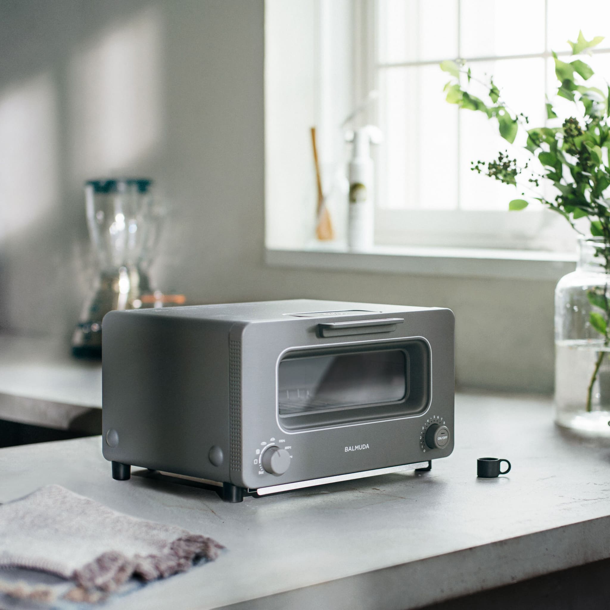 สำรวจจักรวาล BALMUDA แบรนด์เครื่องใช้ไฟฟ้าที่แม่นยำในการหยิบจับหัวใจไปใส่ไว้ในของใช้ประจำบ้าน