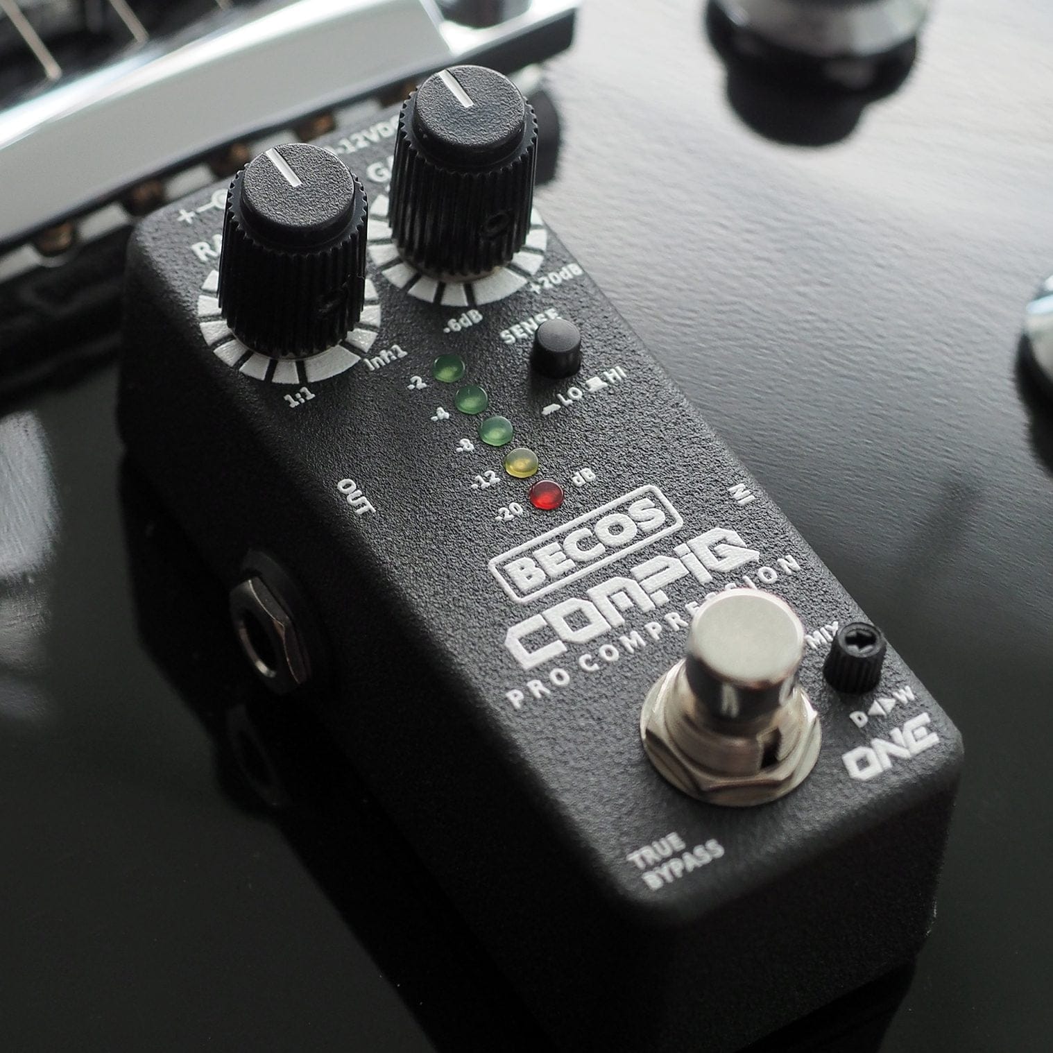 CompIQ MINI ONE Compressor Pedal for Guitar & Bass BECOSFX