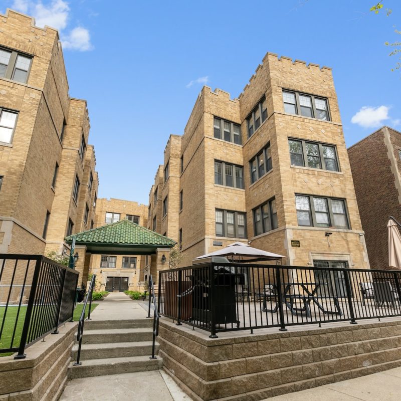 The Villages of Eastlake 7618 Becovic Chicago North Side Apartments