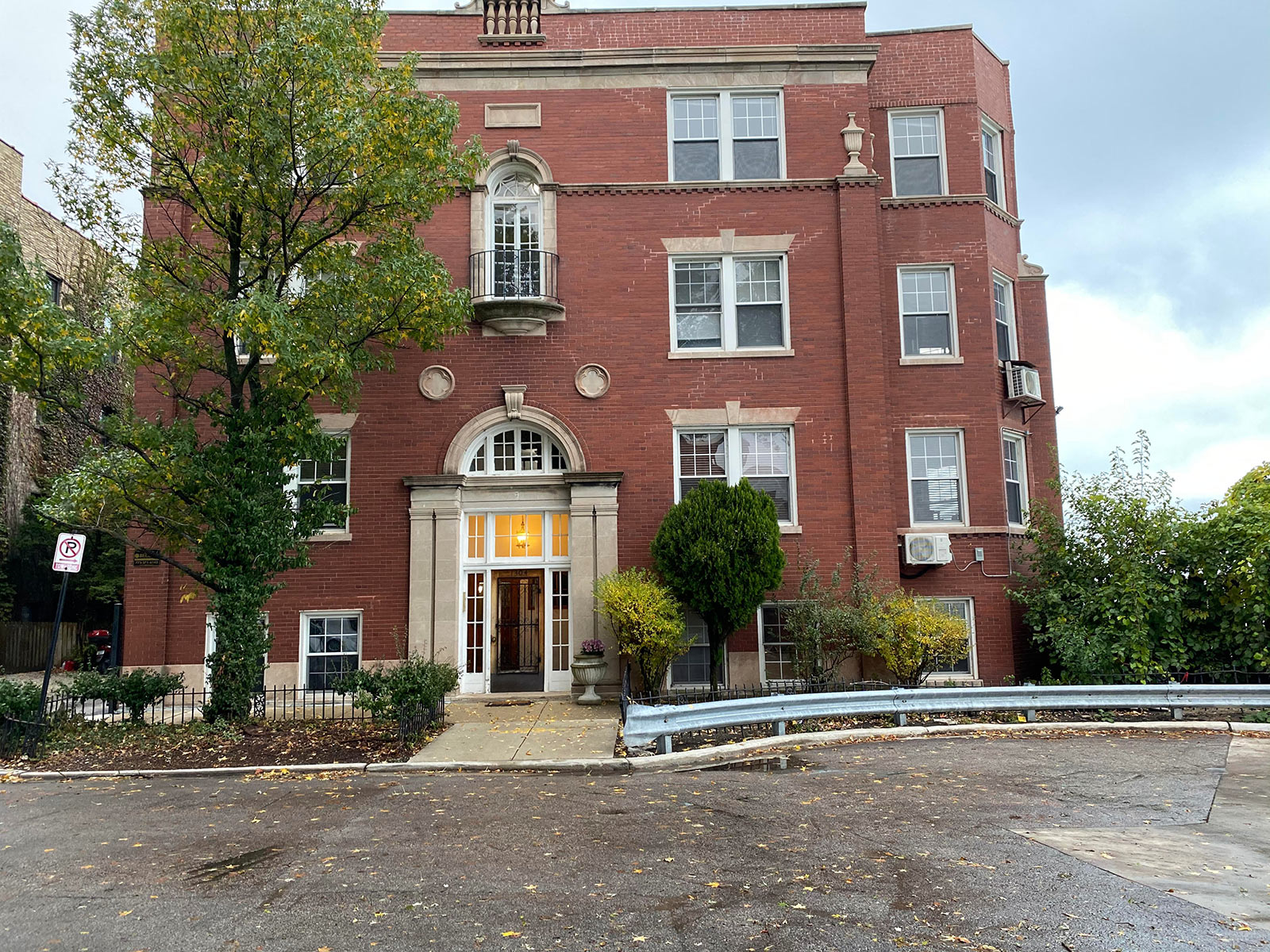 The Villages of Eastlake 1304 Becovic Chicago North Side Apartments