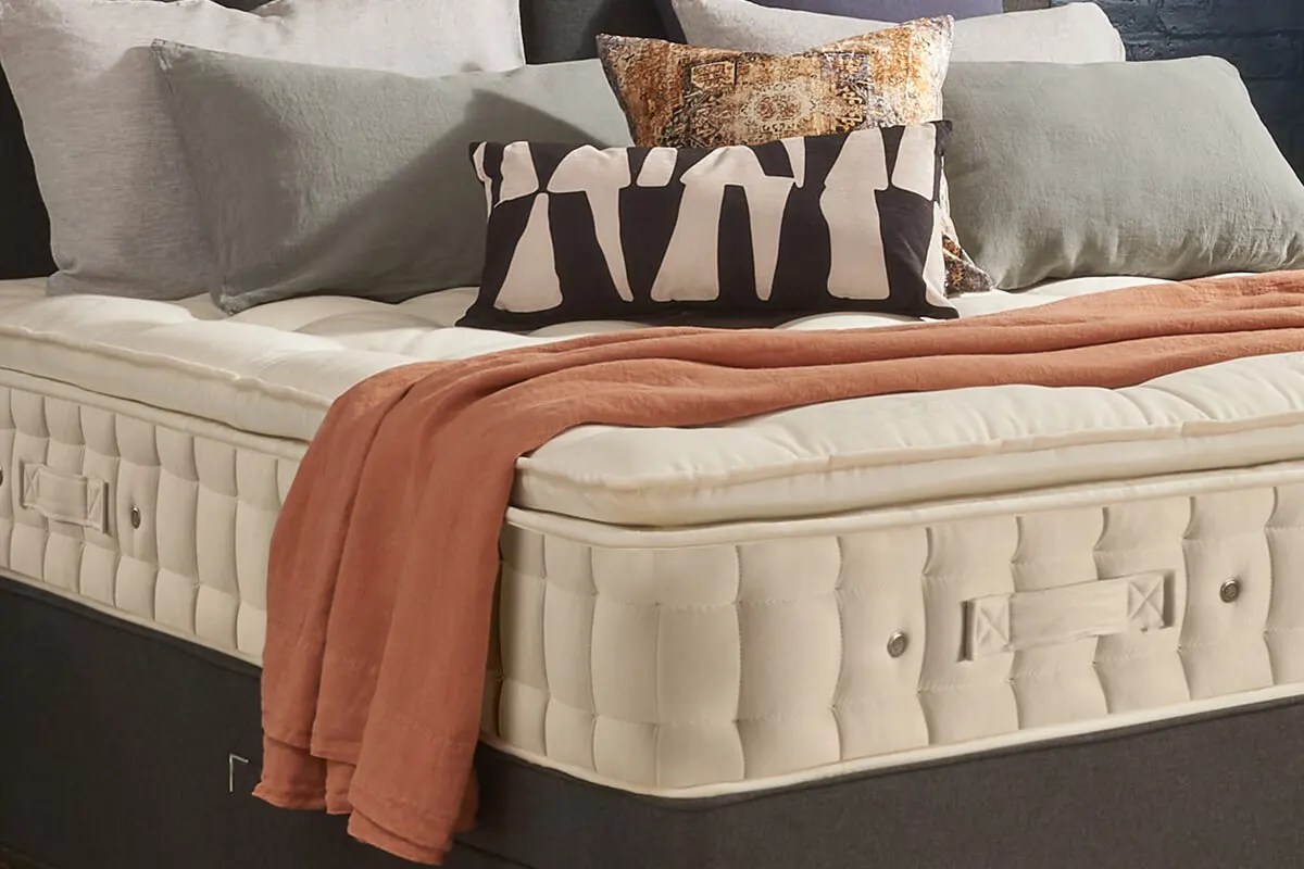 Hypnos Mattresses Bedknobs