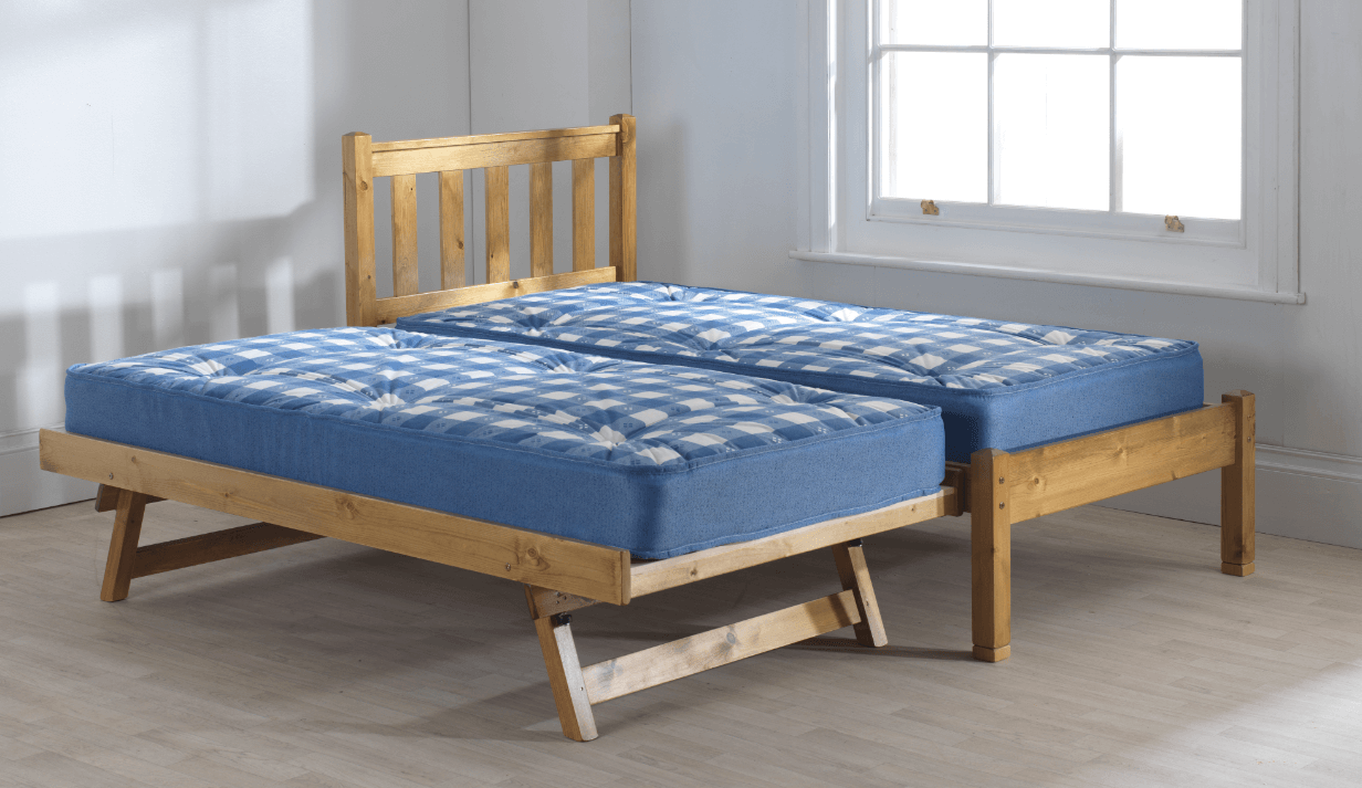 Laker Guest Bed Bedknobs