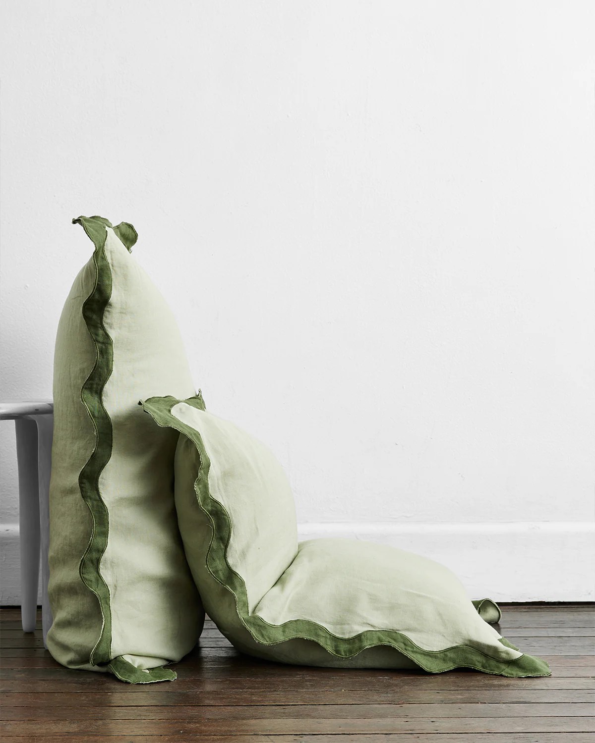 Sage & Olive 100 French Flax Linen Scalloped Pillowcases (Set of Two