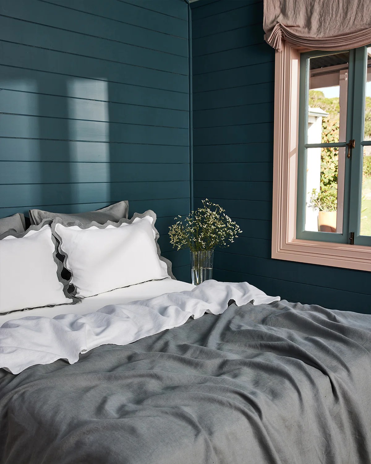 White & Mineral 100 French Flax Linen Scalloped Pillowcases (Set of T