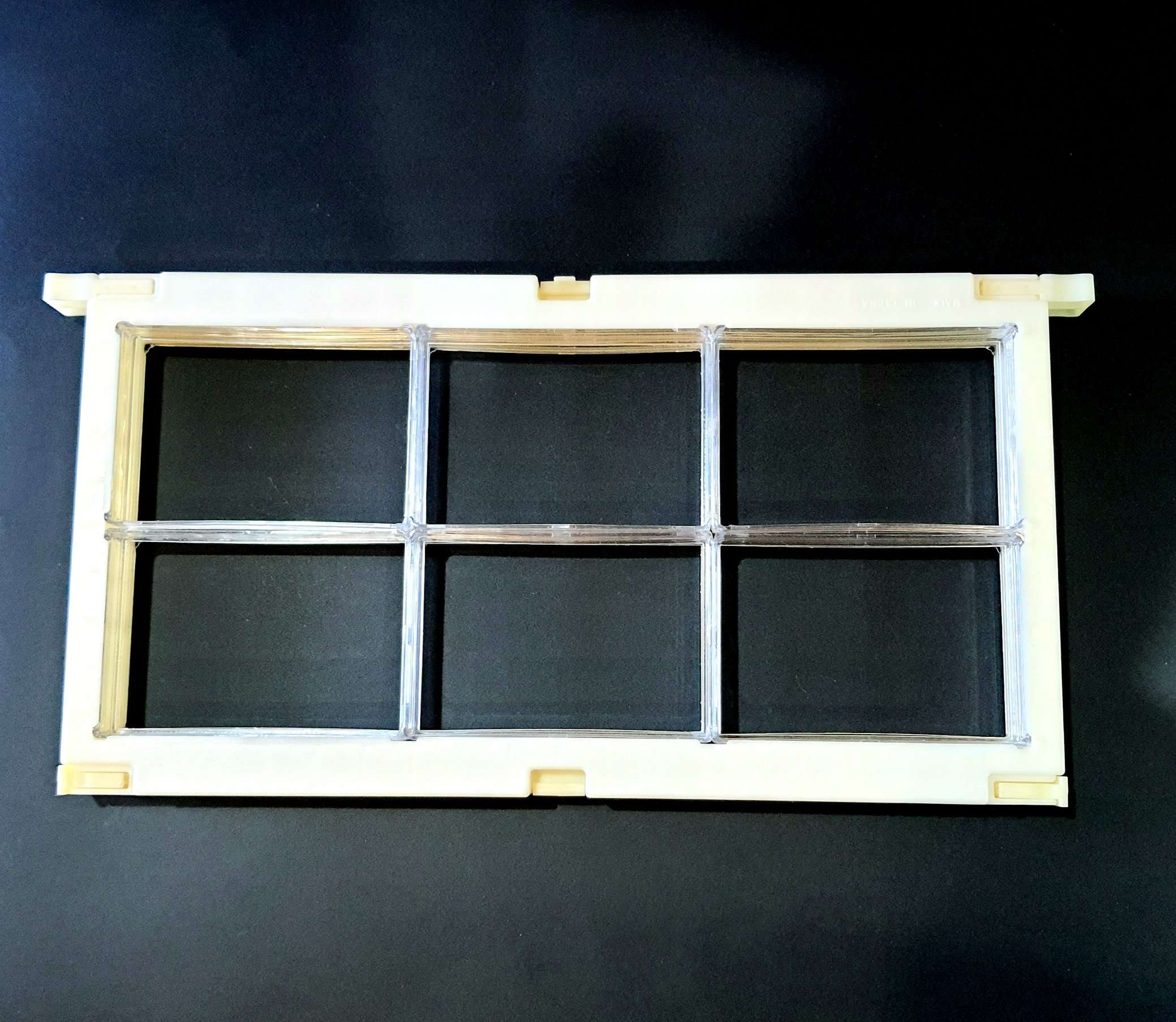 Plastic Kit (5 Frames with Cassettes) Bee Australian Pty