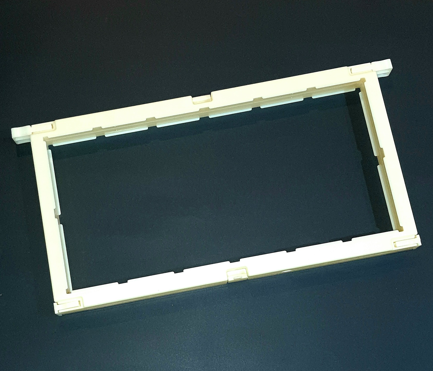 Plastic Kit (5 Frames with Cassettes) Bee Australian Pty