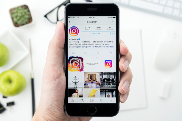 iOS 14 Reveals an Instagram Bug Using Camera Without Permission