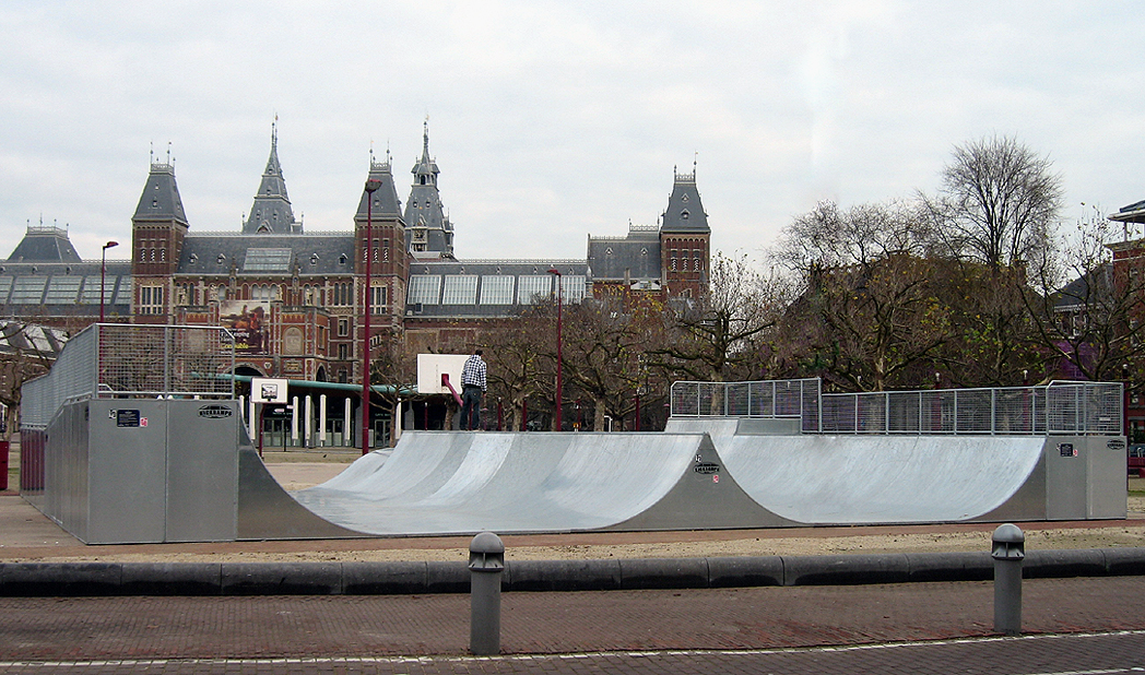 Skatepark Museumplein Amsterdam · BEEBOP