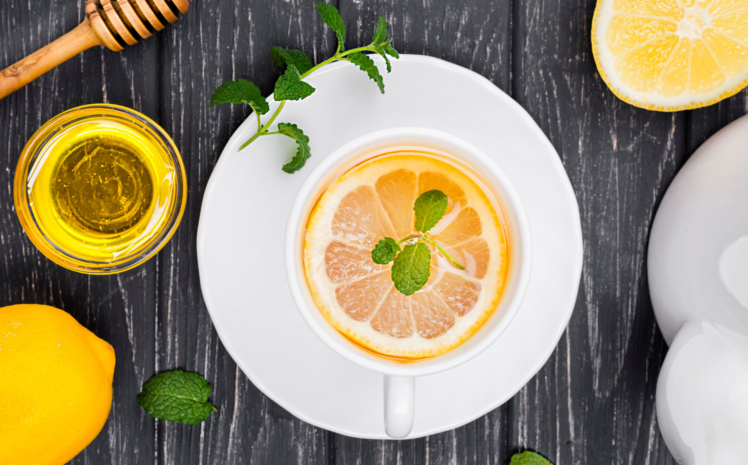 Not Myth! Drinking Honey Lemon Water As Home Remedy For Sore Throat