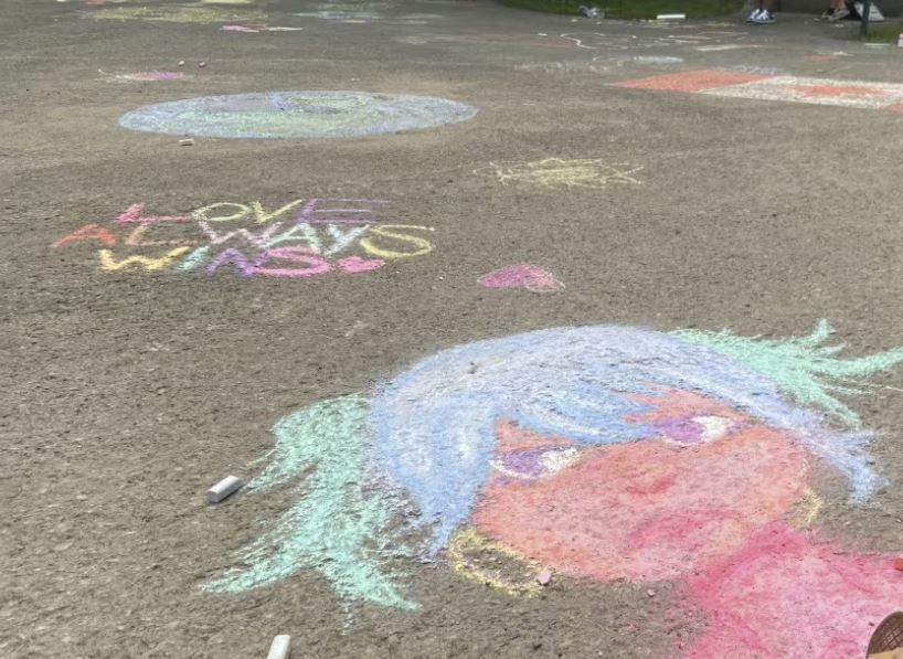 Chalk art fundraiser, world record attempt brightens Beechwood Cemetery