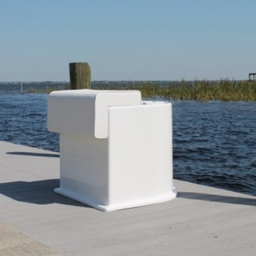 CMLPLW Leaning Post with Live Well