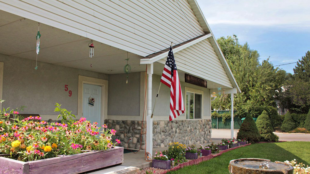 ShowHome1 BeeHive Homes