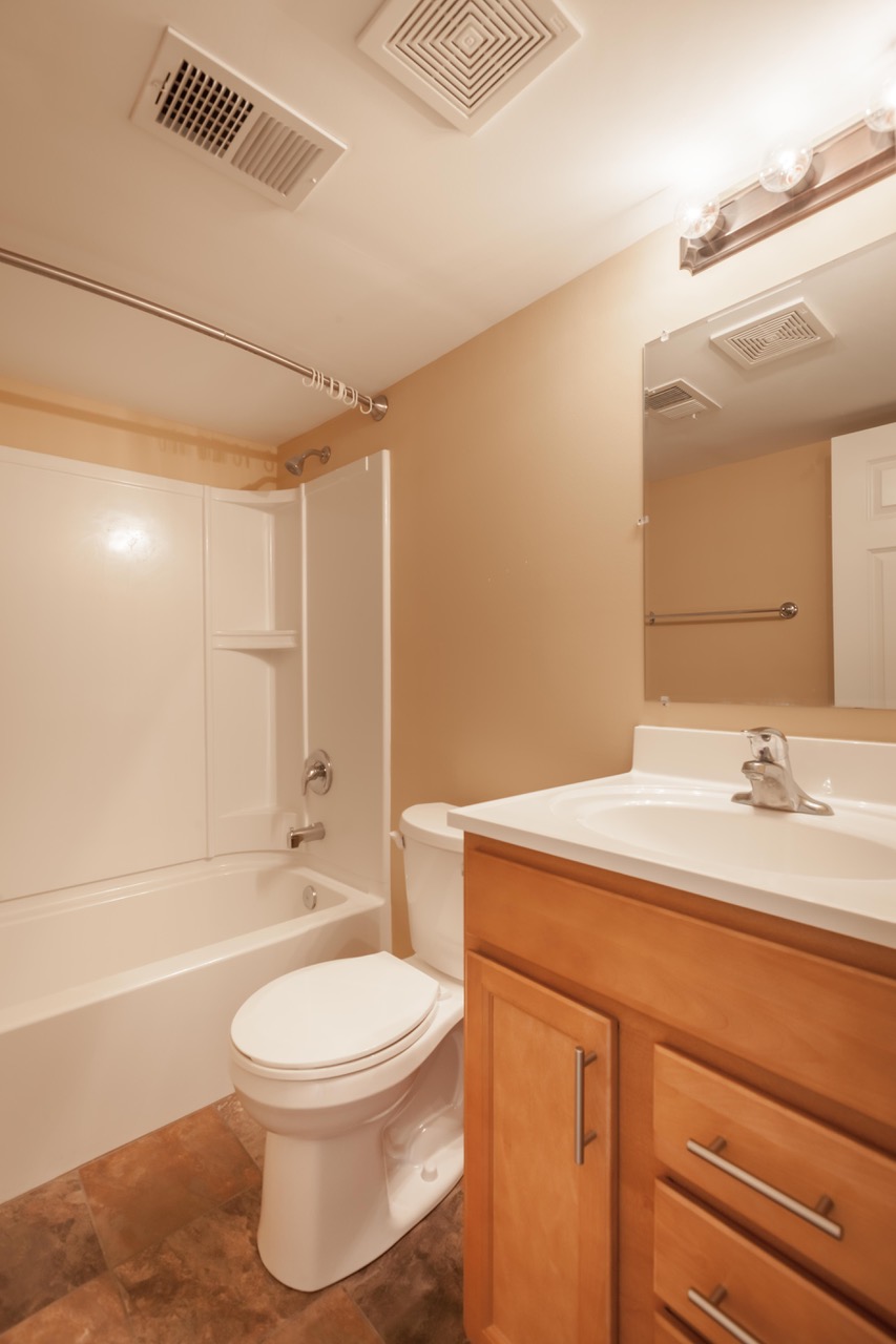 Gifford Court Apartments Beehive Omaha