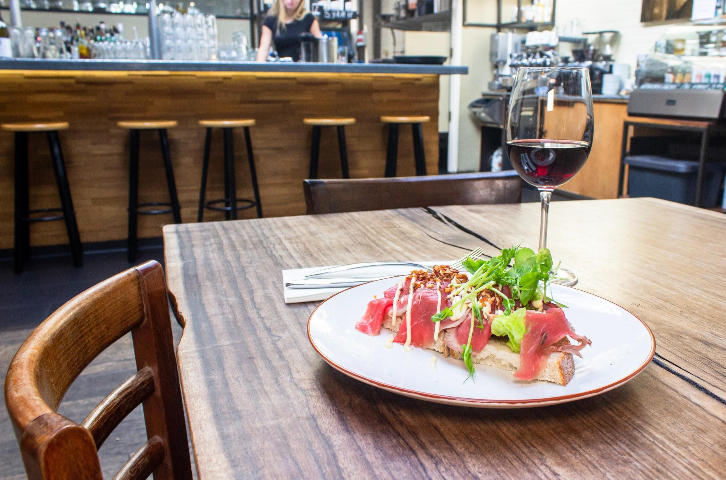 Top 5 Reasons To Choose a Casual Dining Restaurant