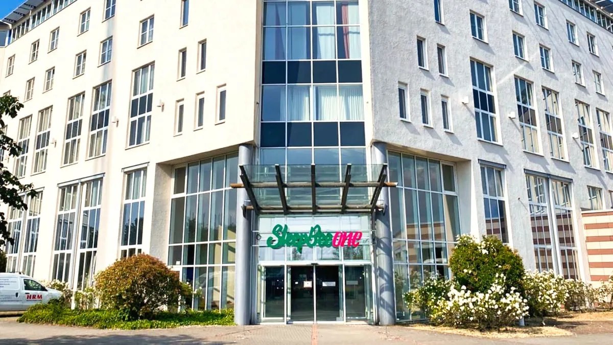 SLEEP[BEE]ONE AIRPORTHOTEL FRANKFURTMÖRFELDEN