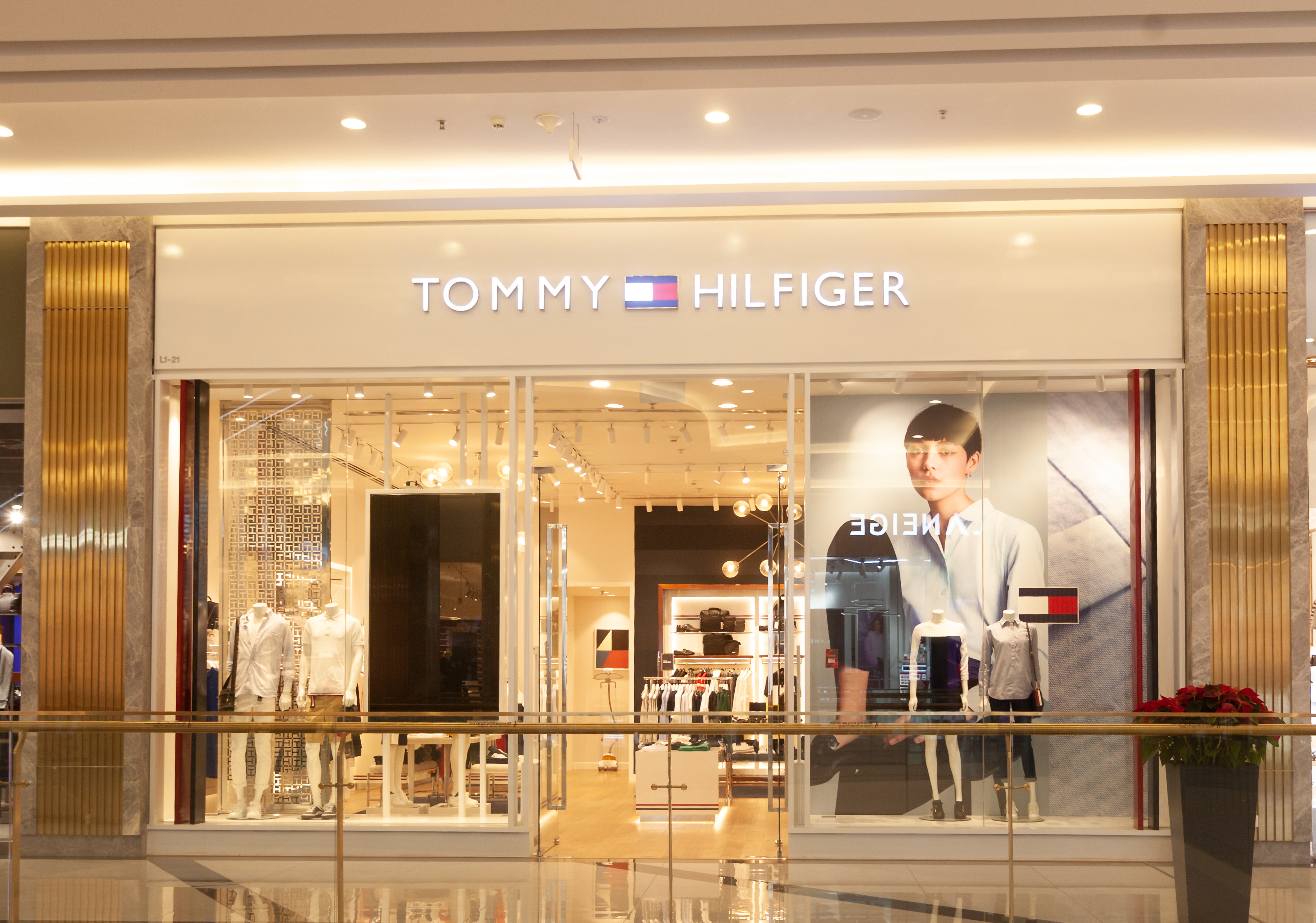 TOMMY HILFIGER SHOP BEePhan Construction