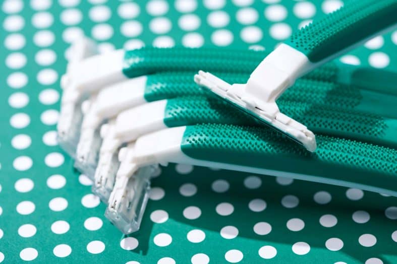 How to Get Hair Out Of Razor? 8 Quick Steps Beezzly