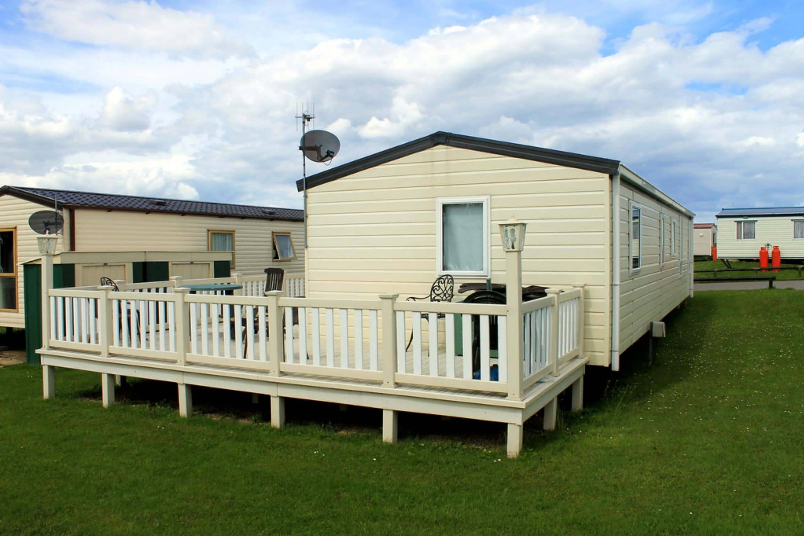 How to Attach a Porch Roof to a Mobile Home? Beezzly