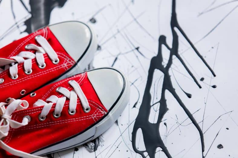 How to Prevent Acrylic Paint From Cracking On Shoes? Beezzly