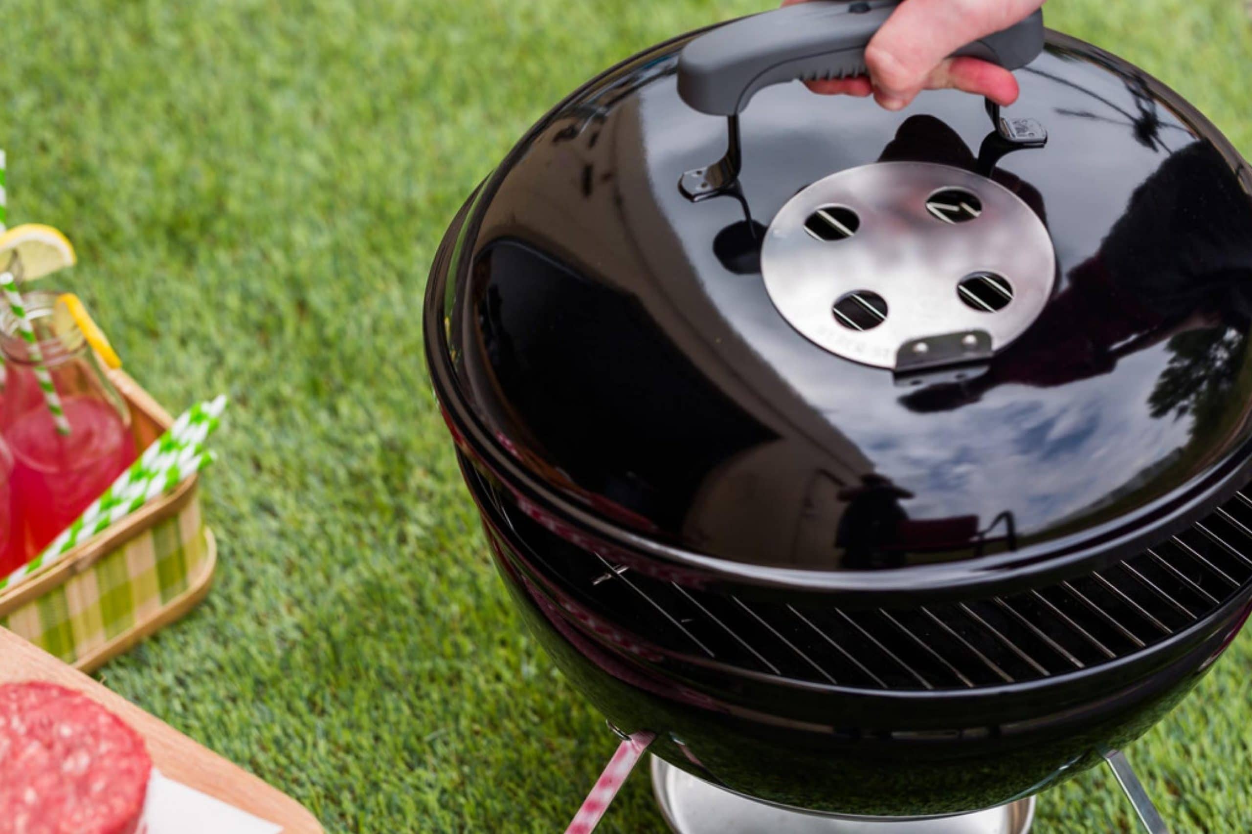 How to Fix a Hole In the Bottom Of a Charcoal Grill? Beezzly