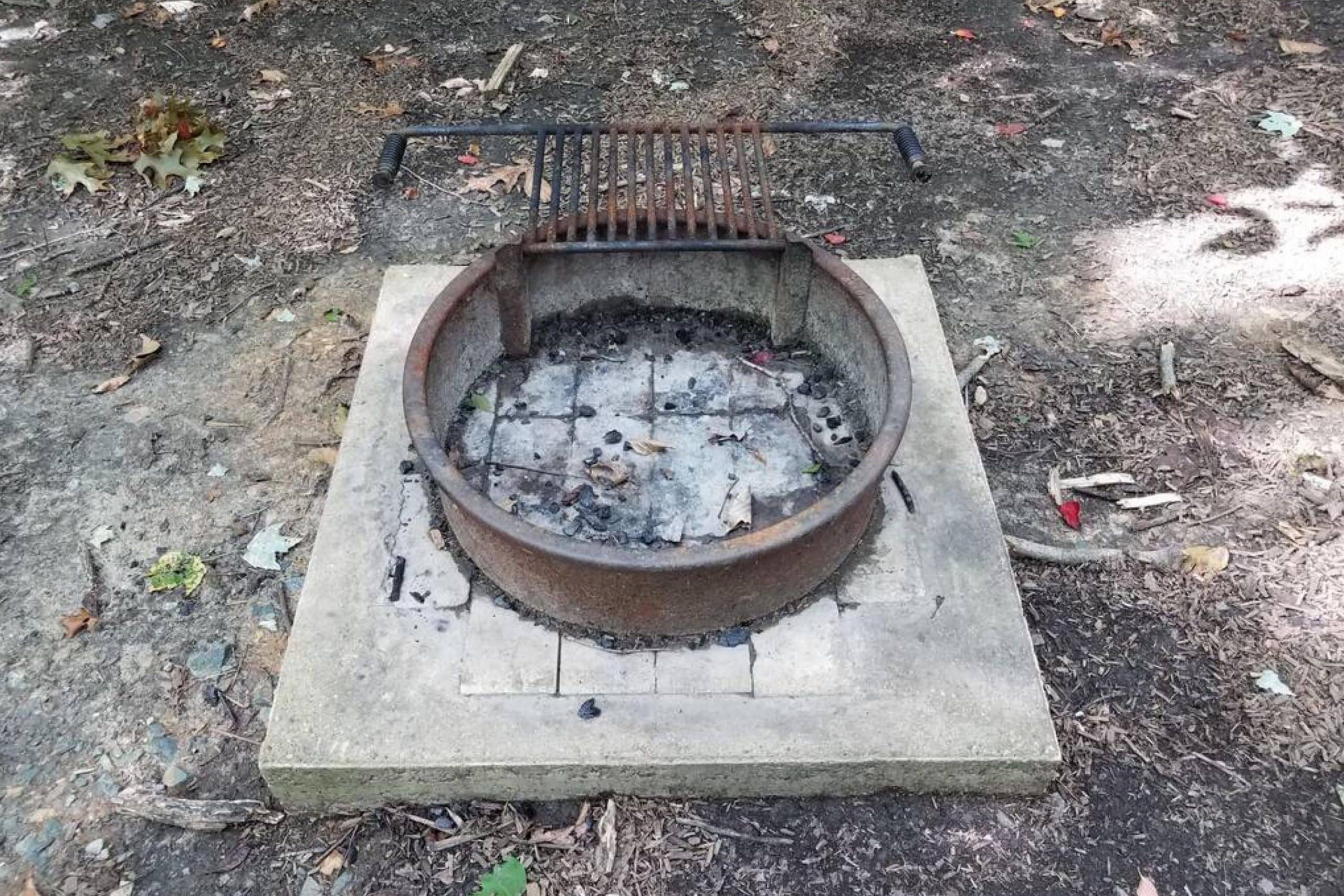 How to Fix a Hole In the Bottom Of a Charcoal Grill? Beezzly