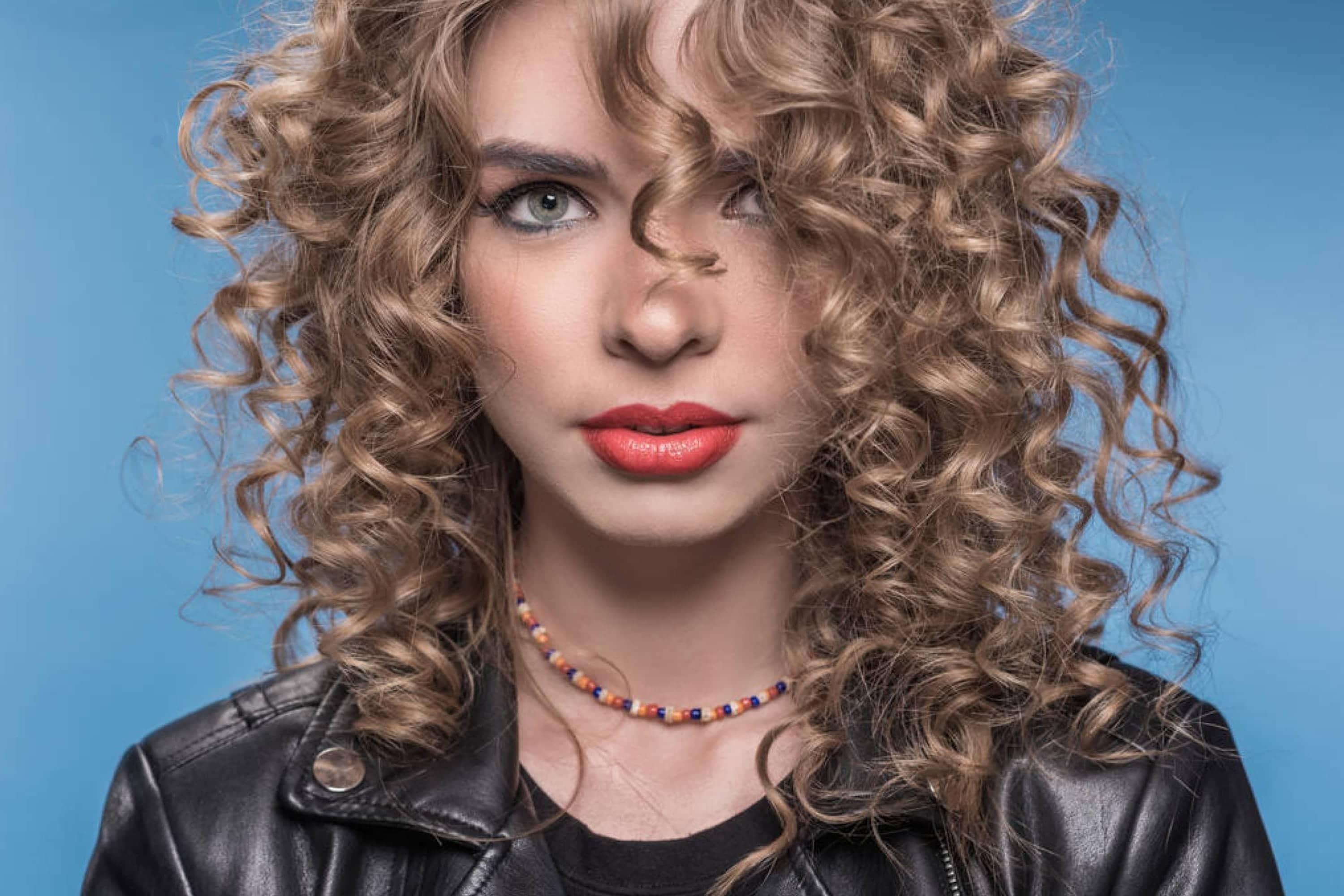 Why Are Some Of My Hair Strands Crinkly? Beezzly