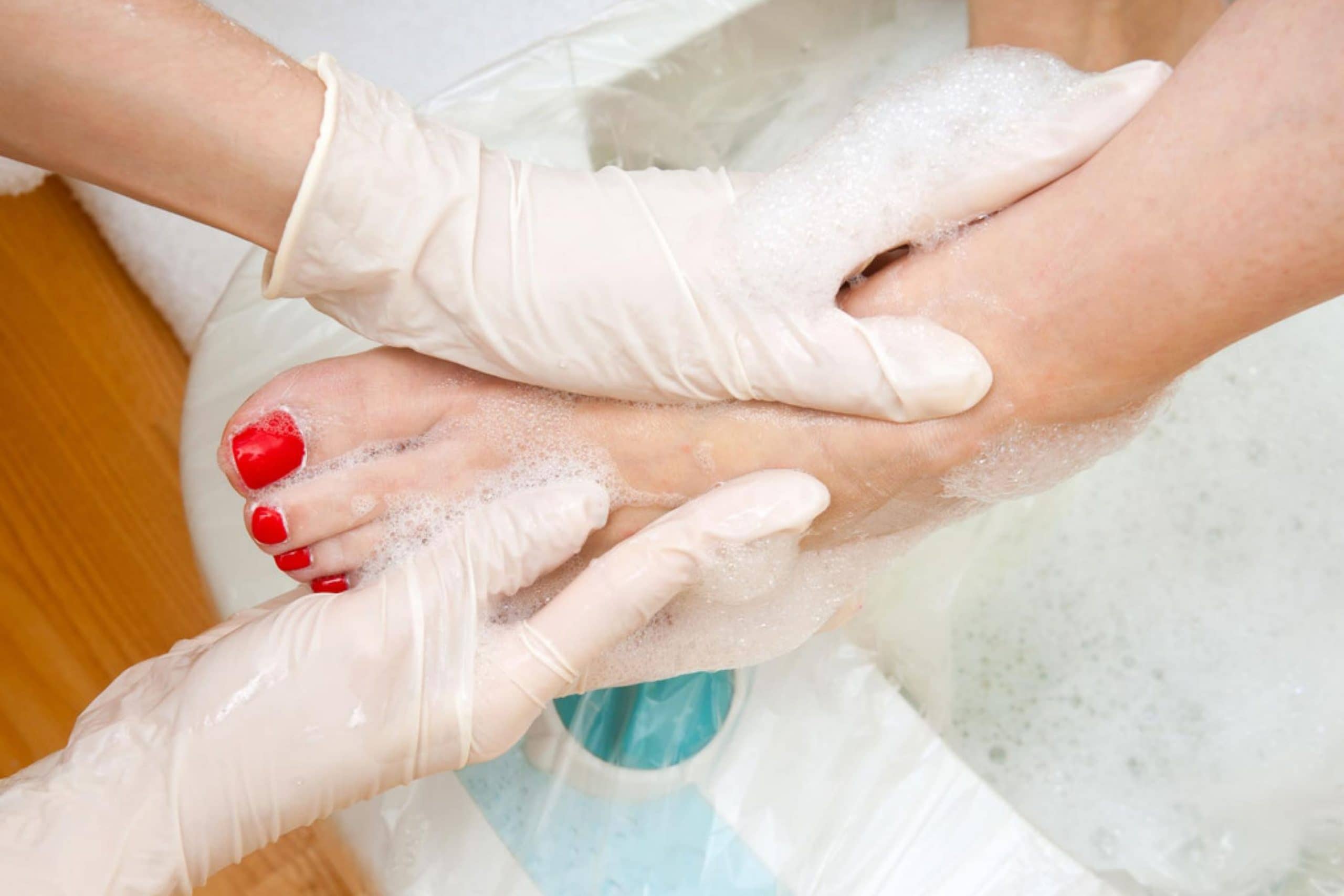 How to Clean a Home Foot Bath? Quick Desinfection Tips Beezzly
