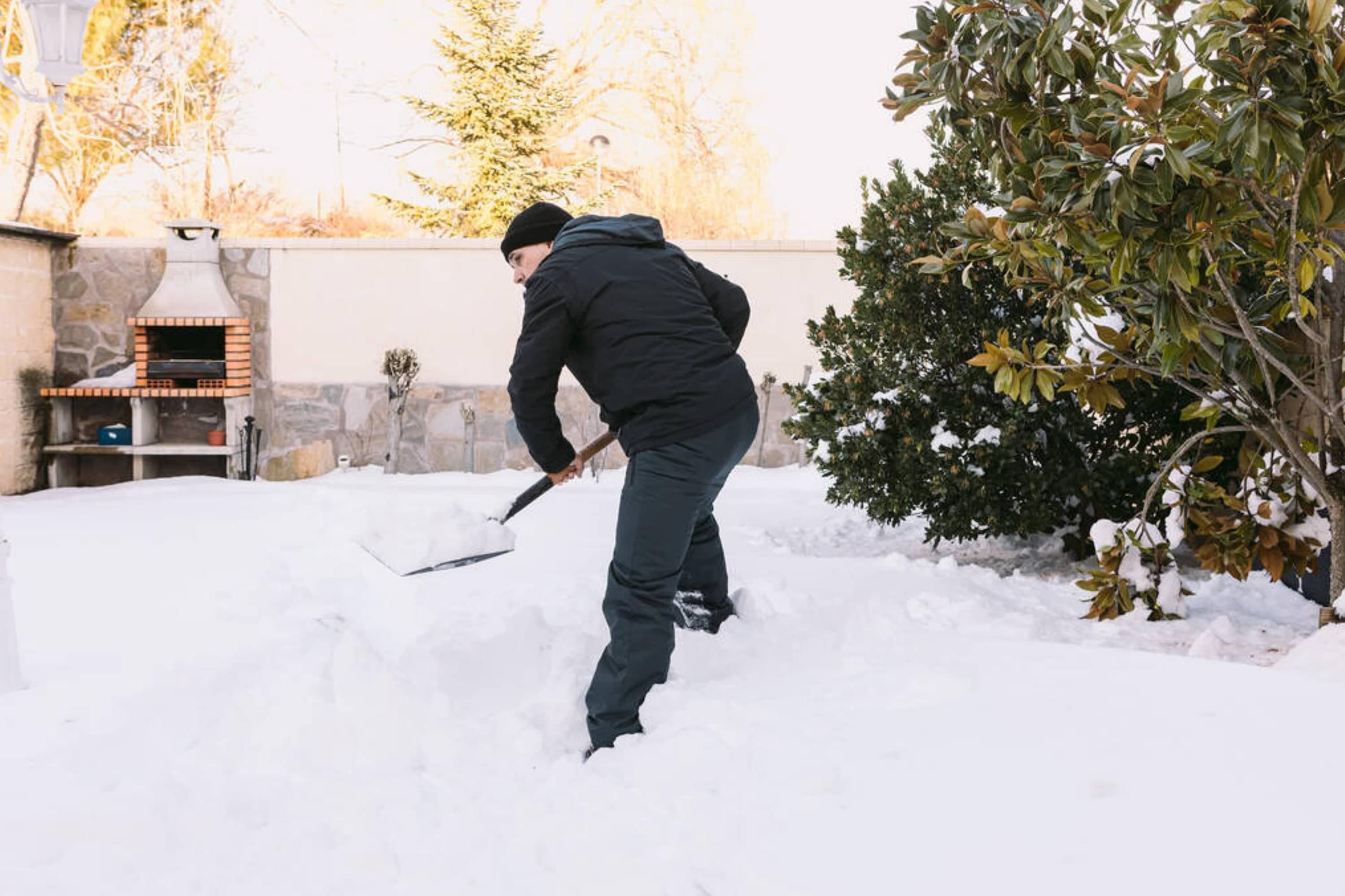 How Many Calories Do You Burn Shoveling Snow? Beezzly