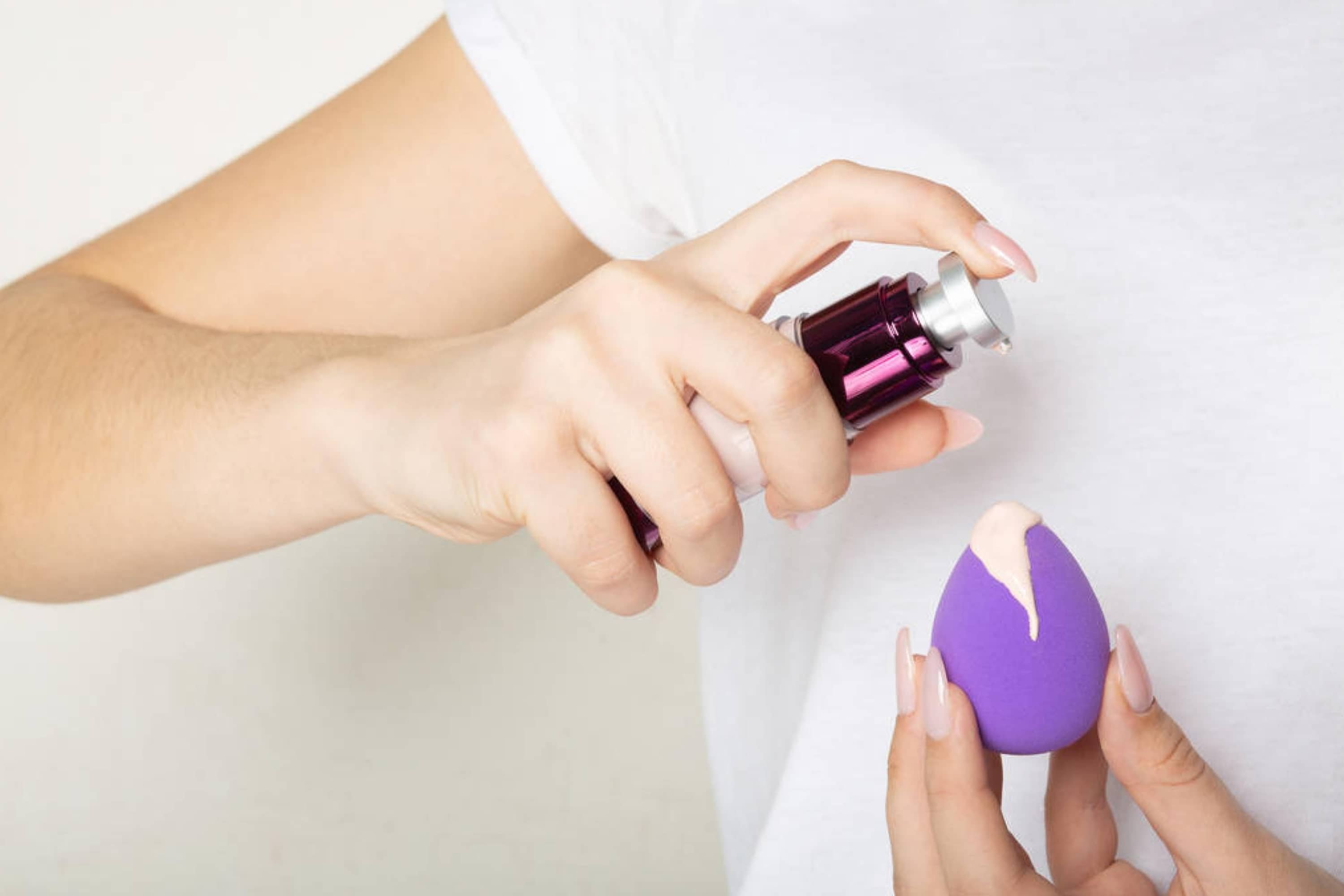How to Dry a Beauty Blender? Detailed Guide Beezzly