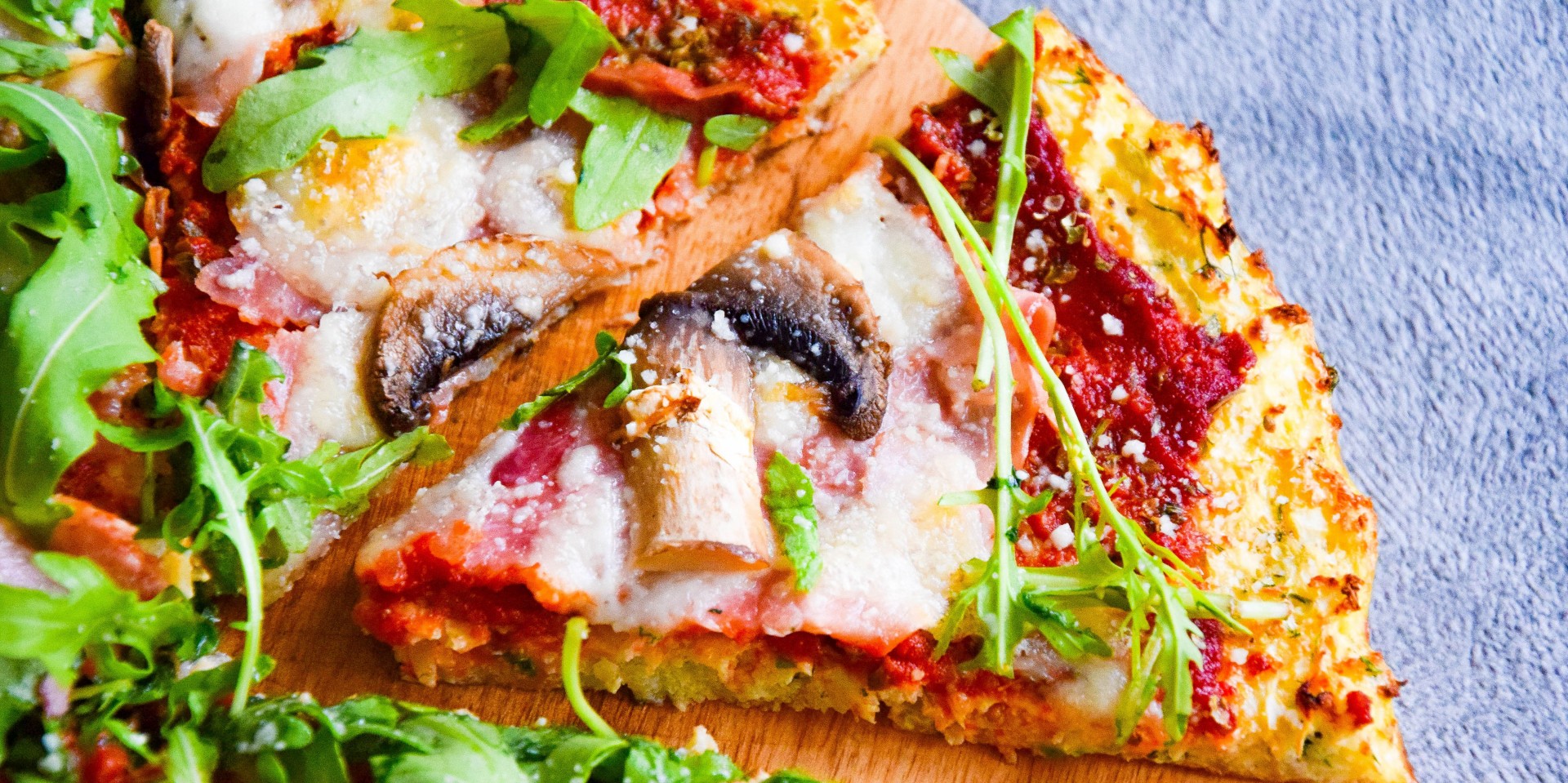 Najlepsza pizza na spodzie z kalafiora FIT Just Be Fit Be Strong!