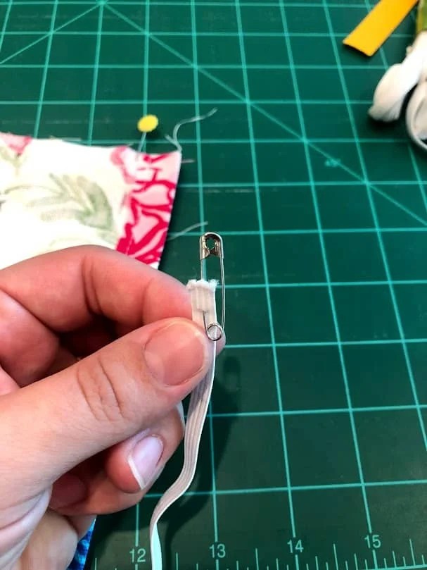 Easy to Sew Plastic Bag Dispenser Beginner Sewing Projects