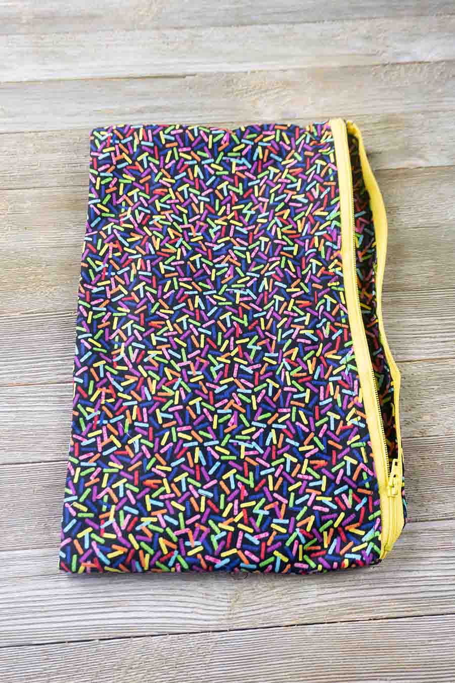 How To Make A Zipper Pouch The Easy Way Beginner Sewing Projects