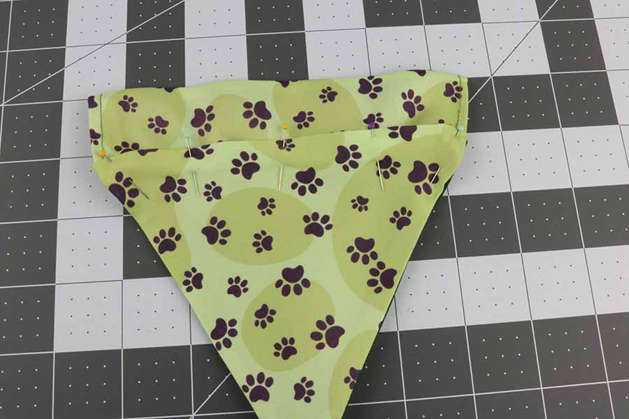 Dog Bandana Collar Tutorial with Free Dog Bandana Pattern Beginner