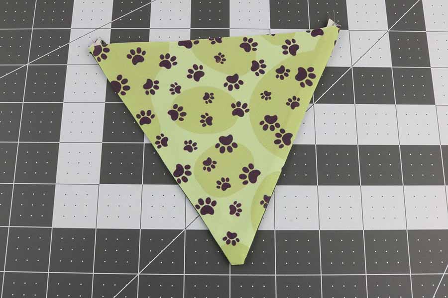 Dog Bandana Collar Tutorial with Free Dog Bandana Pattern Beginner