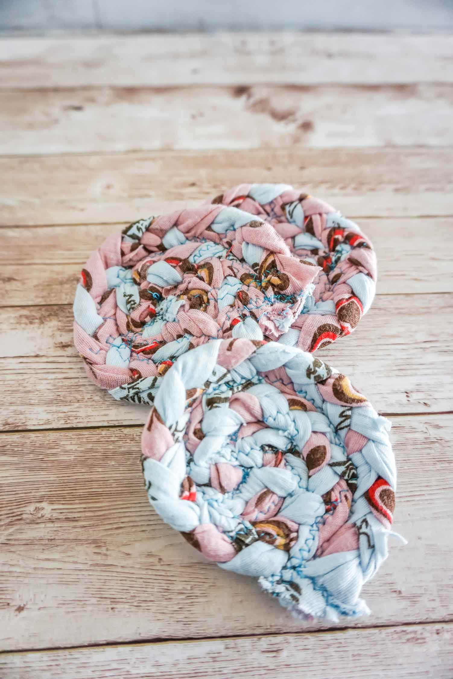 How To Make Braided Coasters Easy Scrap Fabric Busting Project