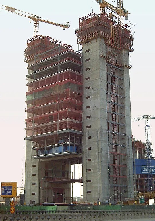 Torre Cepsa Behind a Great Project