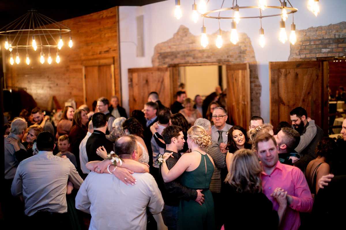 Top 5 Anniversary Dance Songs