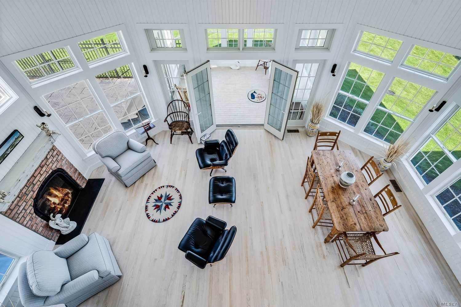 Orient Waterfront House Offers 180Degree Views for 3.999 Million