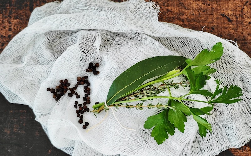 How To Make Bouquet Garni A Flavourful Bunch of Fresh Herbs