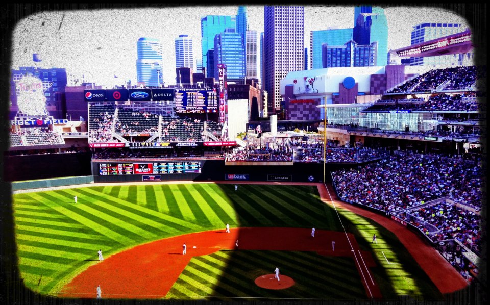 TWINS_STADIUM bekhispika