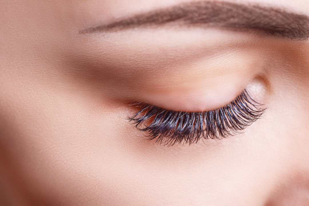 How to Dye Your Eyelashes 11 Tips to Perfectly Tinted Eyelashes
