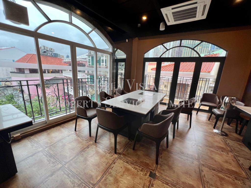 Whole Block Commercial Building in Rua dos Clerigos of Taipa Real