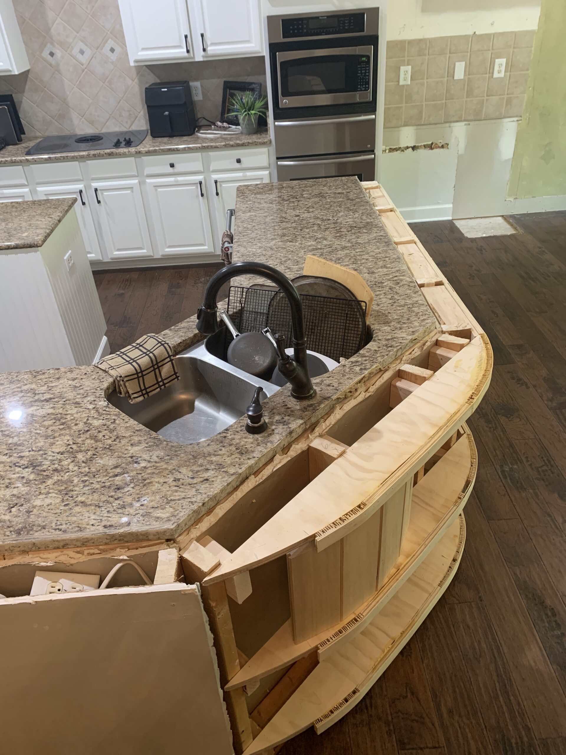 roundedislandinprogress Bella Tucker