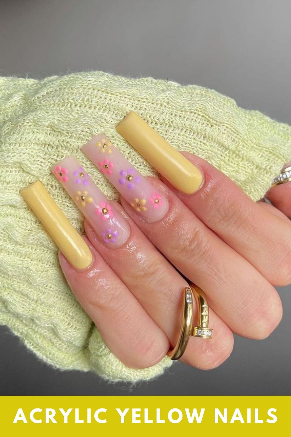 30 Shinny and Sunny Yellow Acrylic Nails for summer