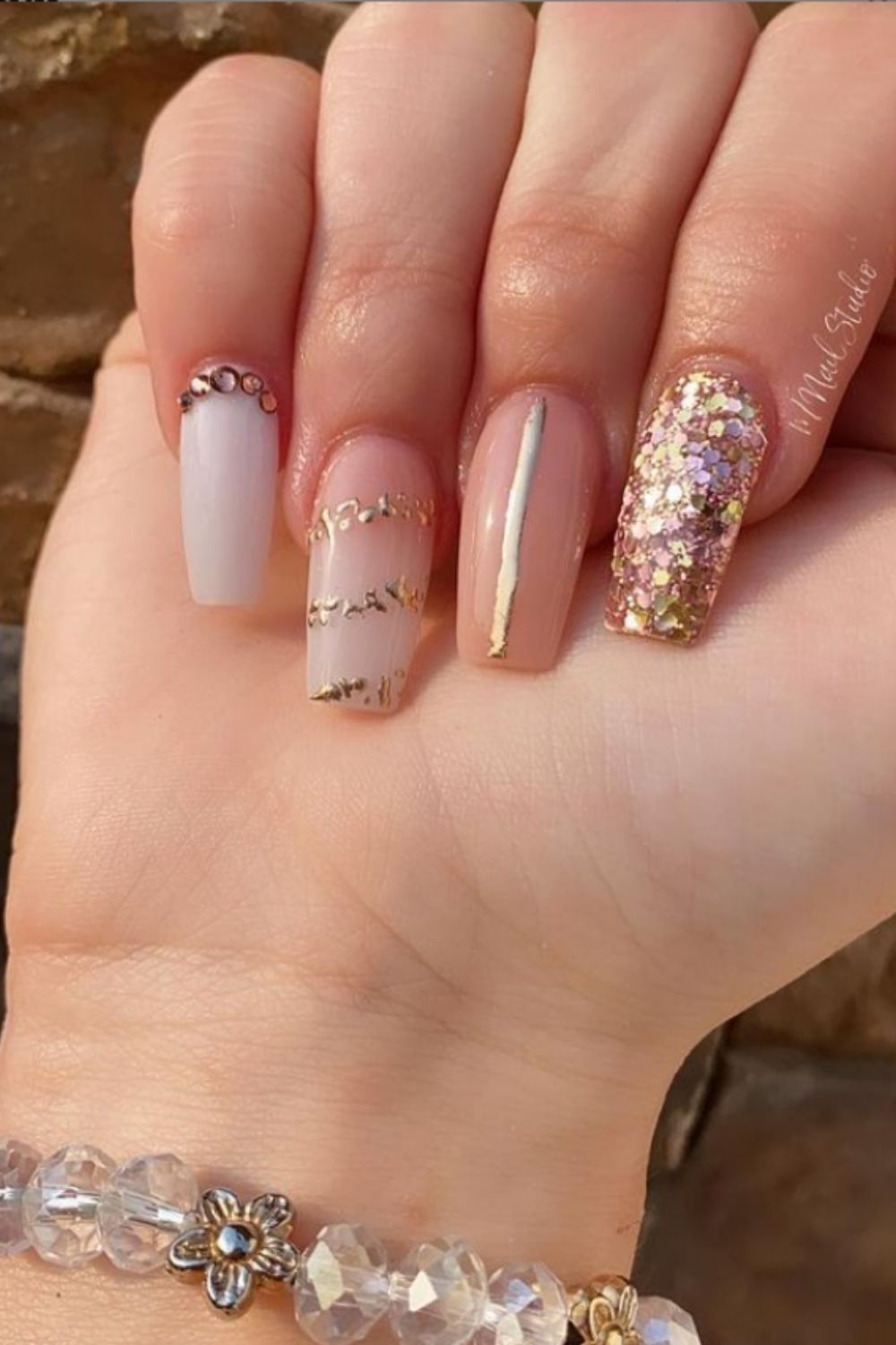 35+ Amazing Glitter Acrylic Nails You Want To Try In 2021!